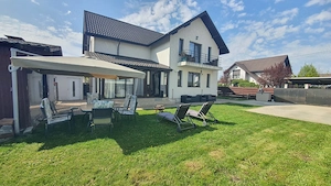 Vanzare casa 5 camere, parter+etaj+pod | 220.000 EUR