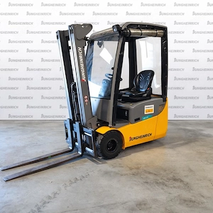Electrostivuitor Jungheinrich EFG 115, capacitate 1500 kg