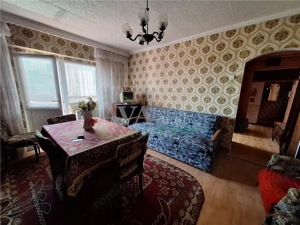 Apartament 3 camere semidecomandat | Etaj 3, zona Ura - imagine 2