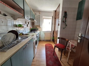 Apartament 3 camere semidecomandat | Etaj 3, zona Ura - imagine 3