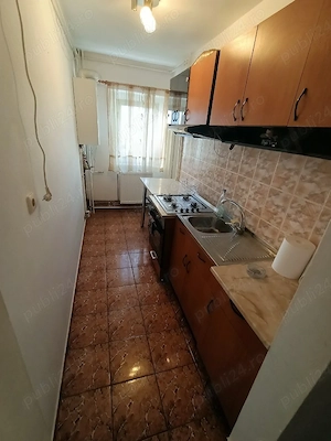 Apartament 1 camera decomandat foarte spatios zona Steaua bloc 2021 la etaj 2 centrala proprie