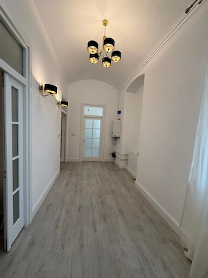 MT250 Apartament 3 camere, de vanzare -Piata Libertatii, cladire istorica