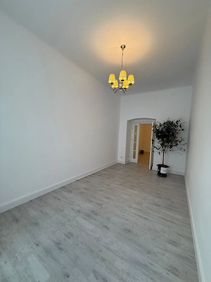 MT250 Spatiu de inchiriat-BIROURI-3 incaperi, ULTRACENTRAL-Piata Sf.Gheorghe - imagine 12