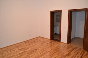 Închiriem birouri în centrul Timisoarei 42mp-360  , 67mp-550  , 75 mp-600   - imagine 4