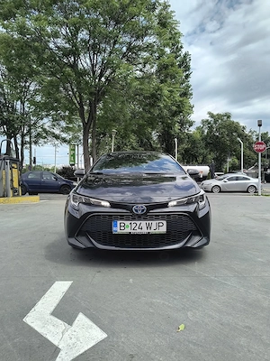 Toyota Corolla 1.8 hibrid 2021 - imagine 3