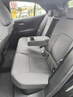 Toyota Corolla 1.8 hibrid 2021 - imagine 8