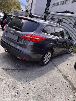 Vand Ford Focus pentru piese an 2016