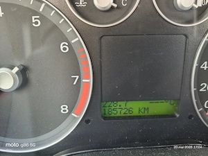 Vând Ford Focus C-MAX, an 2005, motor 1.8 benzină, 125 CP. O mașină spațioasă, ideală pentru familie - imagine 11