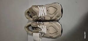 Pantofi sport noi cu eticheta 