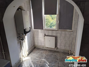 Apartament 3 camere decomandat de vânzare   Micro 16 - imagine 2