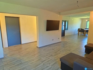 CASA PE PARTER IN BUJORENI - LINISTE, CURTE SI VEDERE SPRE VF. COZIA - imagine 7