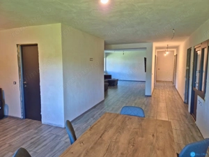 CASA PE PARTER IN BUJORENI - LINISTE, CURTE SI VEDERE SPRE VF. COZIA - imagine 6