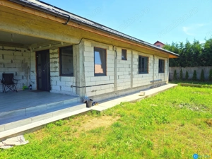 CASA PE PARTER IN BUJORENI - LINISTE, CURTE SI VEDERE SPRE VF. COZIA - imagine 14