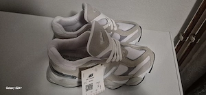 pantofi sport noi cu eticheta 