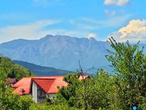 CASA PE PARTER IN BUJORENI - LINISTE, CURTE SI VEDERE SPRE VF. COZIA - imagine 13