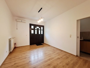Langa Punctele Cardinale. Ideal pentru birou.  - imagine 6