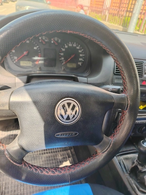 Se vinde ,vw golf 1,9tdi alh ,din anul 2001,consuma foarte puțin este buna pt naveta sau pt piese 