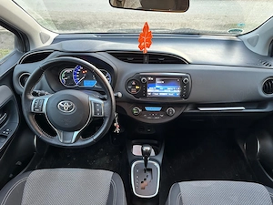 De vânzare Toyota Yaris 2016, hibrid (benzina + electrică), cutie automată  - imagine 5