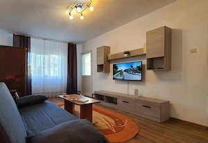 Inchiriez apartament 2 camere decomandat, etaj 2 4, 1 MAI, zona Pelendava
