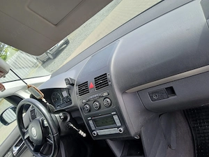 VW Touran 1.9 TDI an 2004, 7 LOCURI !  - imagine 5