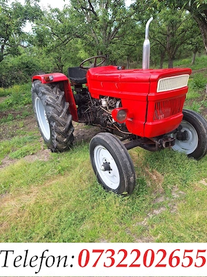 Tractor Universal 445, cutie de viteze cu 2 manete, servo direcție pe Danfus