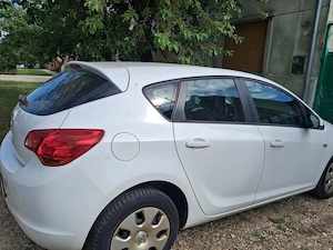 Opel astra j  stare bună  - imagine 4