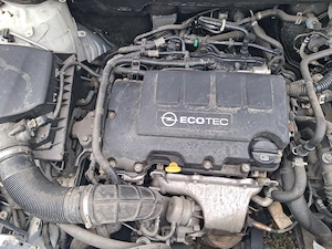 Opel astra j  stare bună  - imagine 2