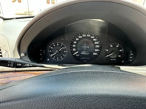 Mercedes Benz E200 CDI  - imagine 4