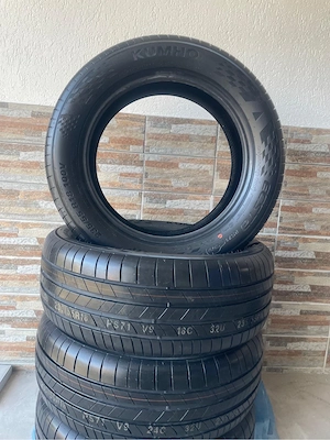 Anvelope 235 55 R18 Vara Kumho