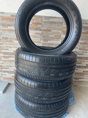 Anvelope 235 55 R18 Vara Kumho - imagine 2