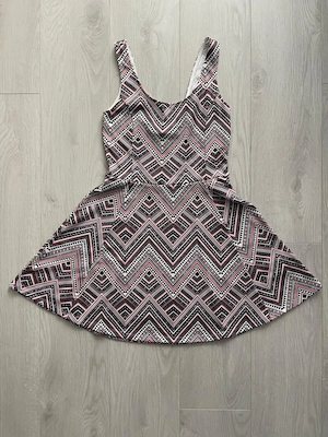 Rochie H&M, marimea 36, conditie excelenta