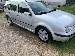 vând golf patru