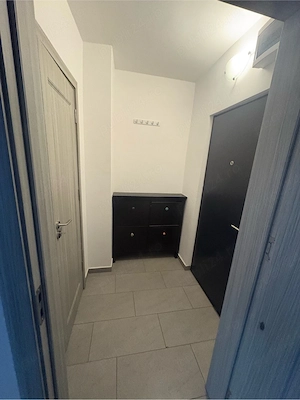 Inchiriez garsoniera renovata de curand , zona Zamca , Suceava - imagine 2