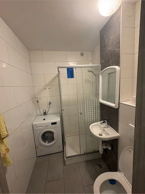 Inchiriez garsoniera renovata de curand , zona Zamca , Suceava - imagine 4