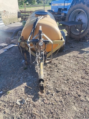 Vând met de ierbicidat pe rotii de 1500 l - imagine 2