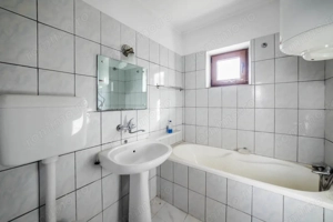 Tartasesti,str. Principala, 3040 mp teren, P+1, casa 1998, deschidere 12 m - imagine 10