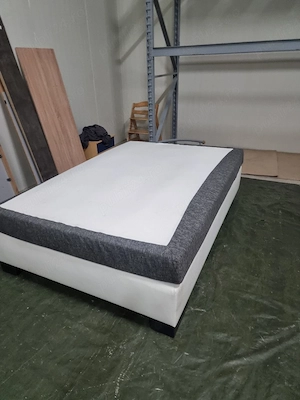 pat 140 x 200 cu saltea