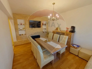 Apartament cu 4 camere de vânzare, Piața 1 Decembrie 1918 - imagine 2