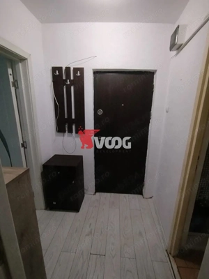 Vând apartament decomandat cu o camera Calea Buziasului
