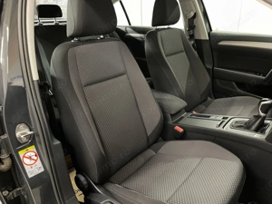 Volkswagen Passat - imagine 9