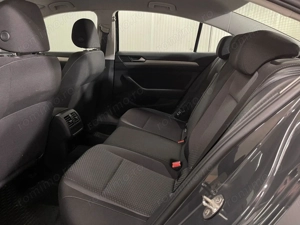 Volkswagen Passat - imagine 11