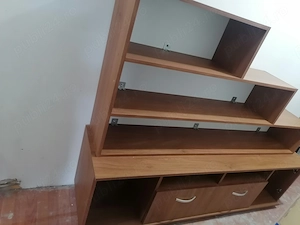 Comoda și biblioteca suspendata 