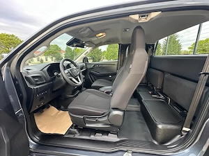 Isuzu D-Max Rate  - imagine 3