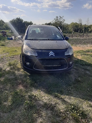 Dezmembrez Citroen  C3 1.4 diesel  - imagine 2