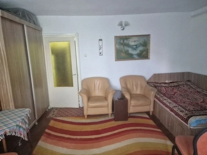 Garsonieră mare, 34 mp, Dărmănești, etaj 3, renovată, cu centrală termică și balcon - imagine 3