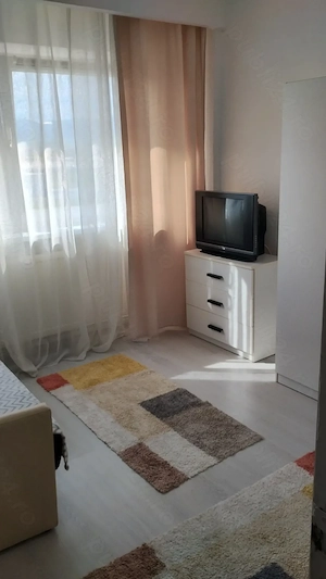Închiriez apartament  - imagine 2