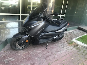 Vând Yamaha Xmax