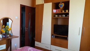 Mobilier complet de dormitor realizat la comanda stare foarte bună 