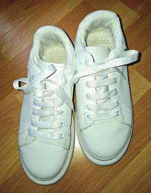Adidasi unisex, albi