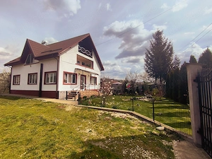 Vila sau casa de vacanță in Malu cu Flori